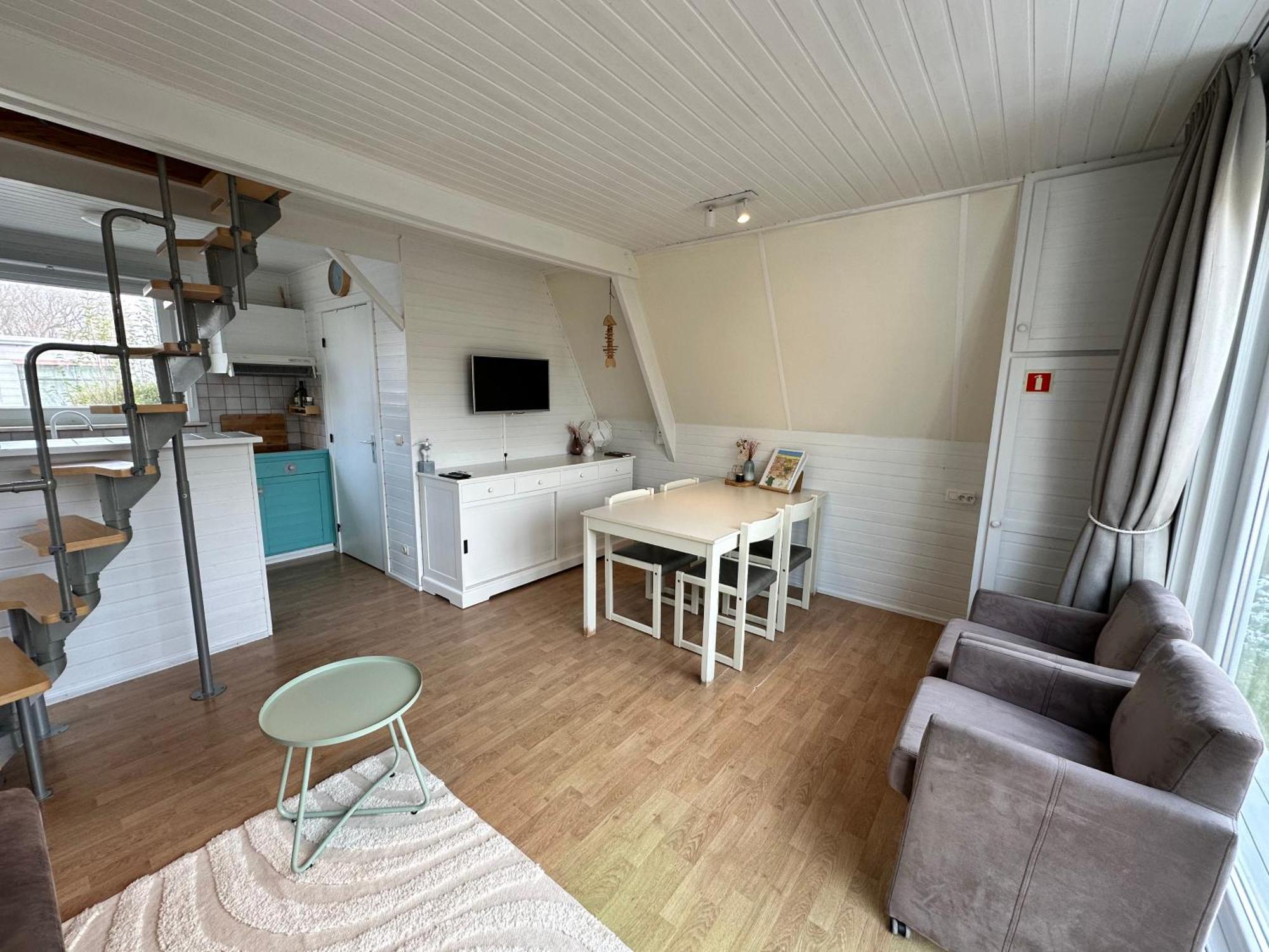 Gezellige Chalet In Nieuwpoort - Opkuis Inbegrepen In De Prijs オーストダインケルケ エクステリア 写真