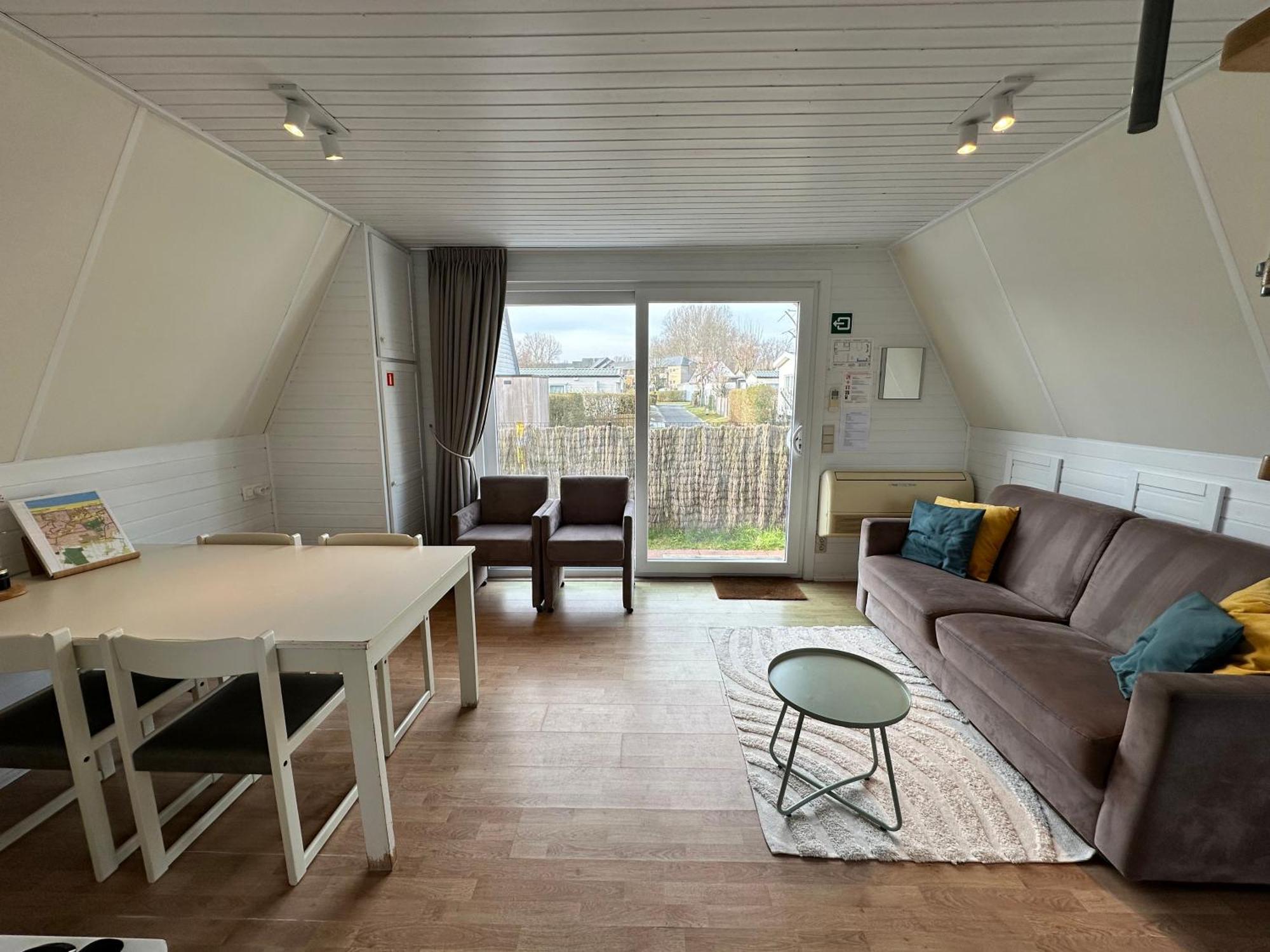 Gezellige Chalet In Nieuwpoort - Opkuis Inbegrepen In De Prijs オーストダインケルケ エクステリア 写真