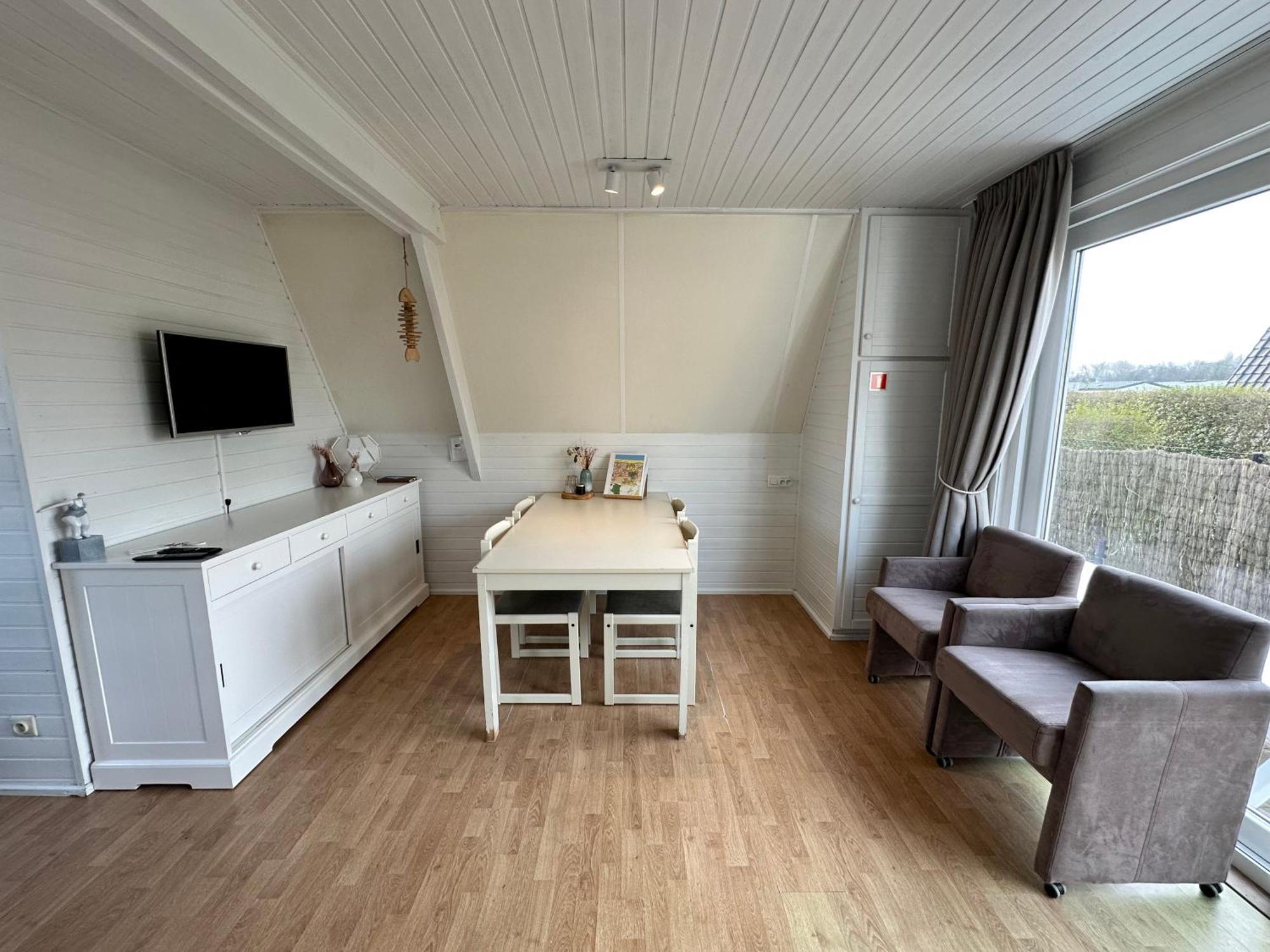 Gezellige Chalet In Nieuwpoort - Opkuis Inbegrepen In De Prijs オーストダインケルケ エクステリア 写真