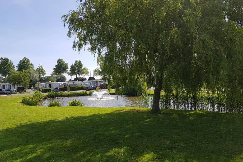 Gezellige Chalet In Nieuwpoort - Opkuis Inbegrepen In De Prijs オーストダインケルケ エクステリア 写真